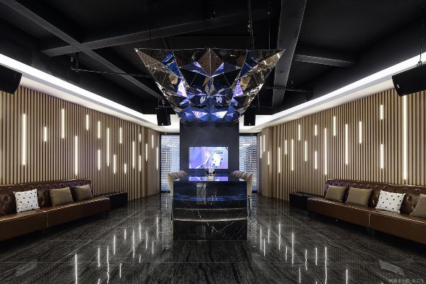 重庆特色锤子按摩，一锤下去，全身舒畅！