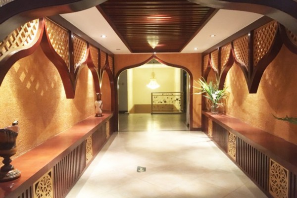 一手好按摩在重庆哪里学？揭秘热门学校！